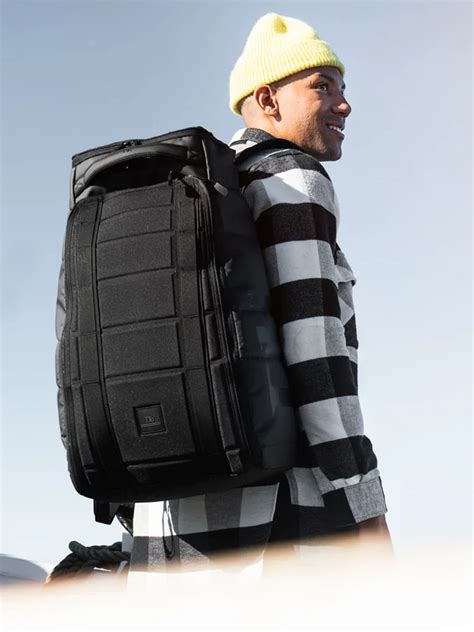 hugger backpack 30l.